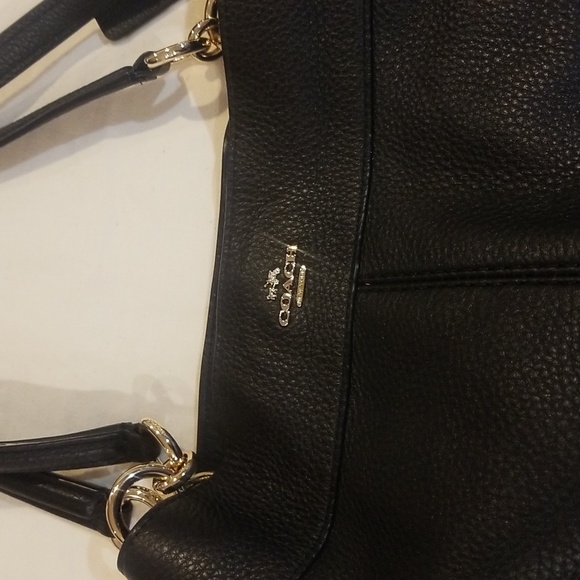 COACH Bags Shoulders bag in soft pebbles leather in black gold hardware zip - Picture 4 of 9